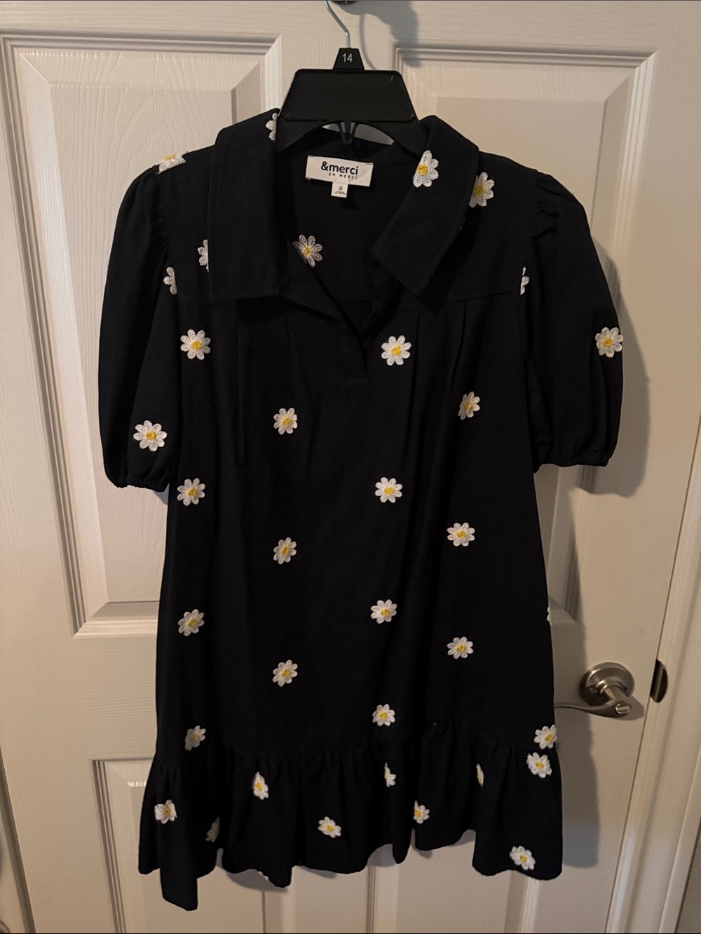 &merci Black Daisy Print Puff Sleeve Dress